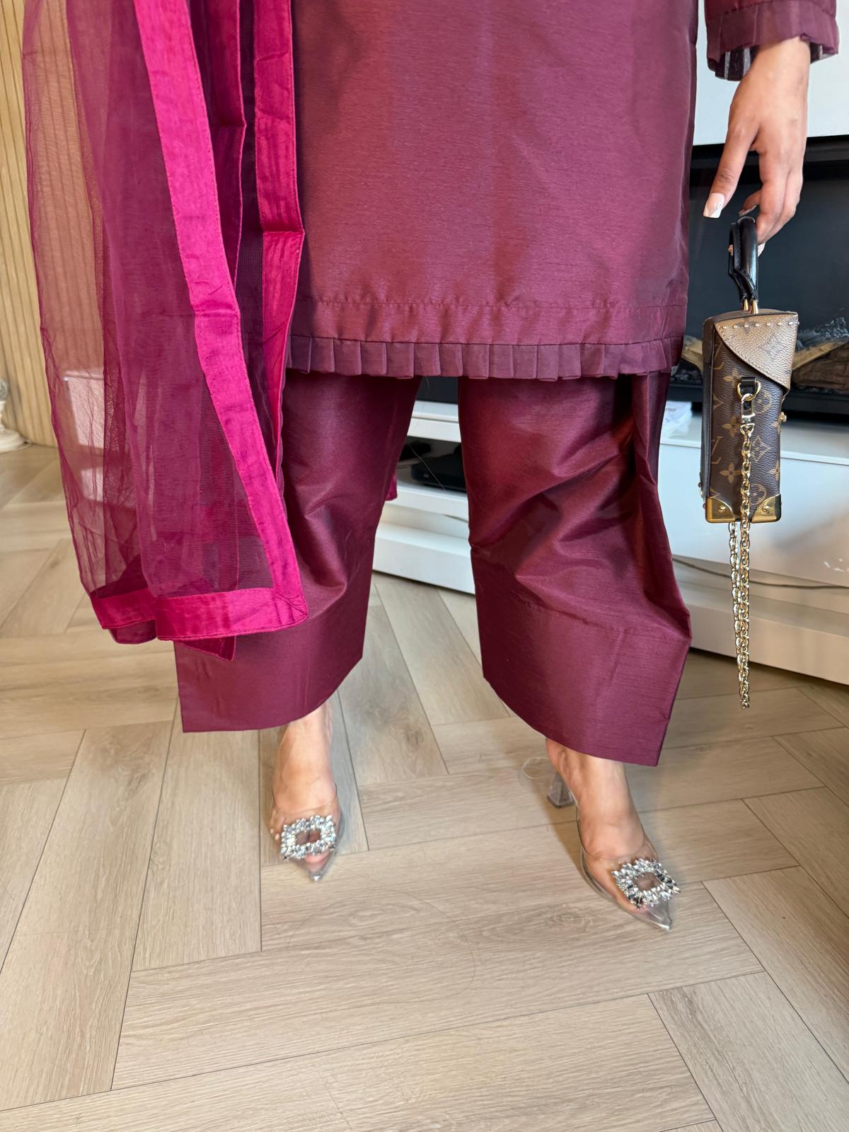 Hadia 3pc Farshi Shalwar With Net Dupatta