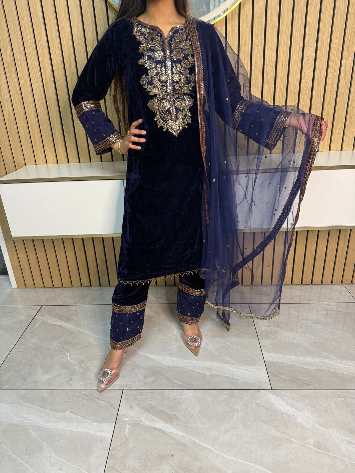 Maheen 3pc Embroidered Velvet Suit With Organza Dupatta U2-C1