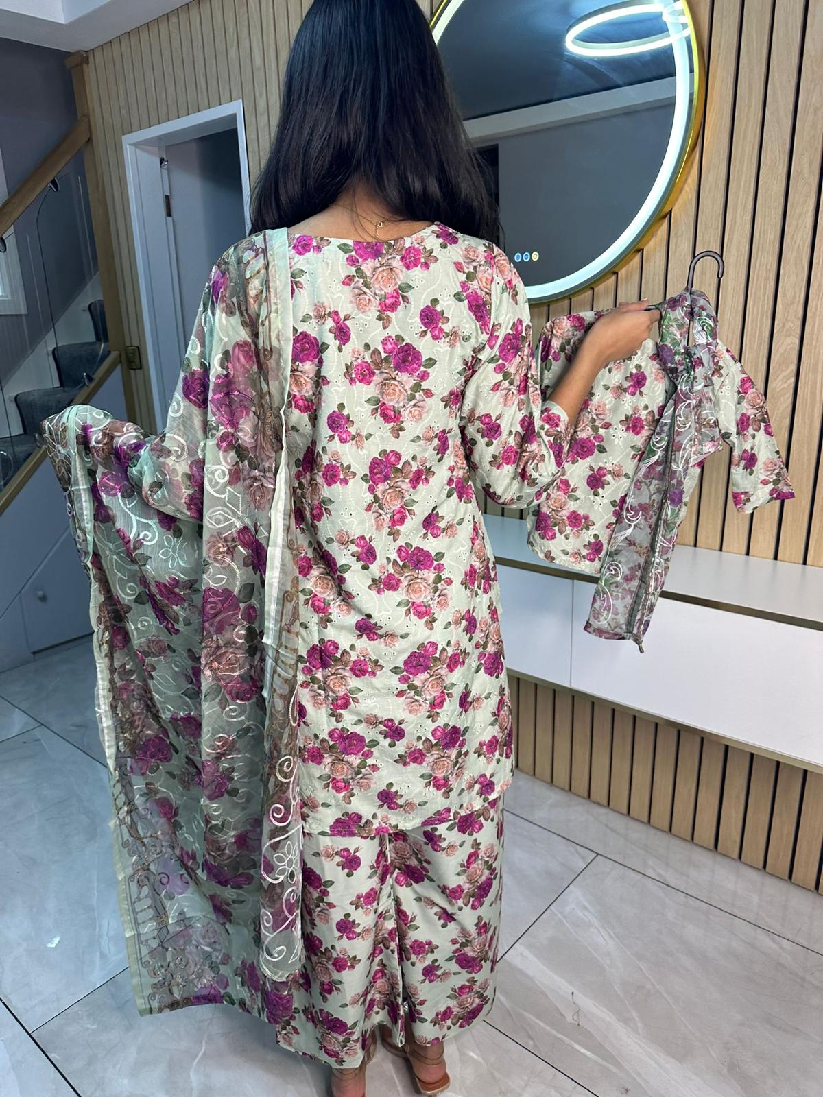 Falak 3pc Mother and Daughter Chikankari Suit U3 E6