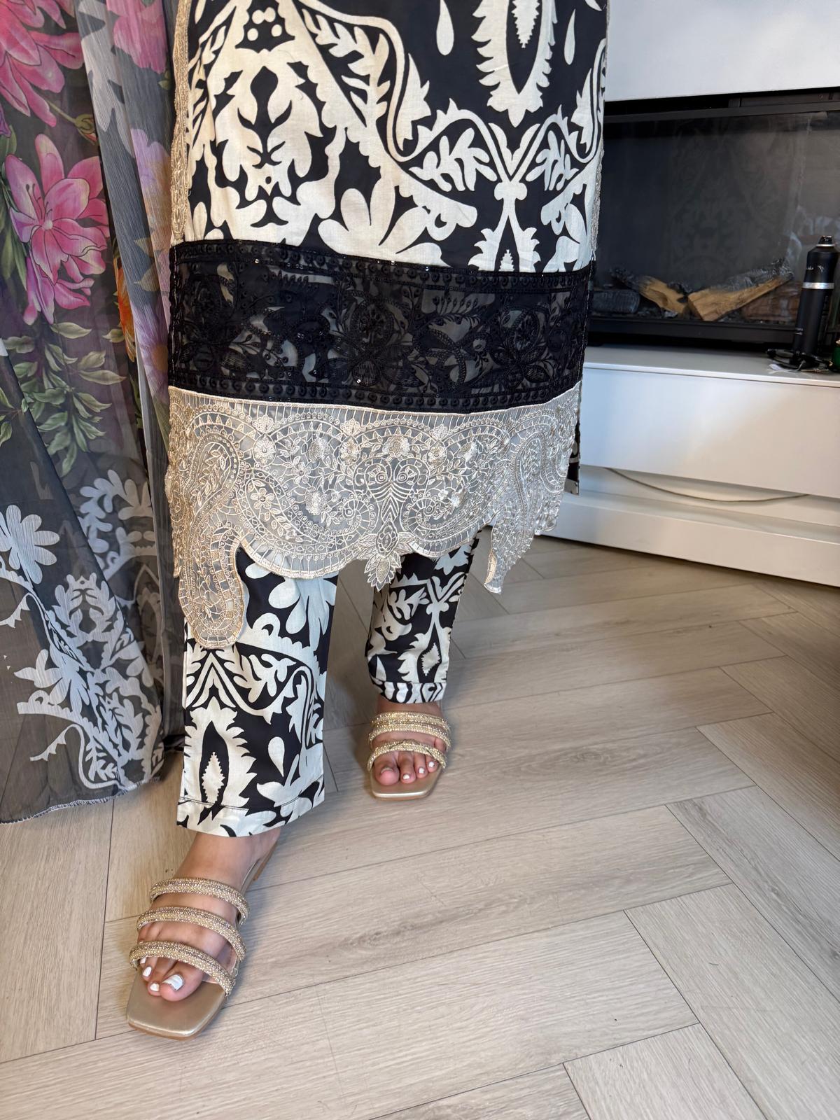 Adeela 3pc Printed Lawn Suit