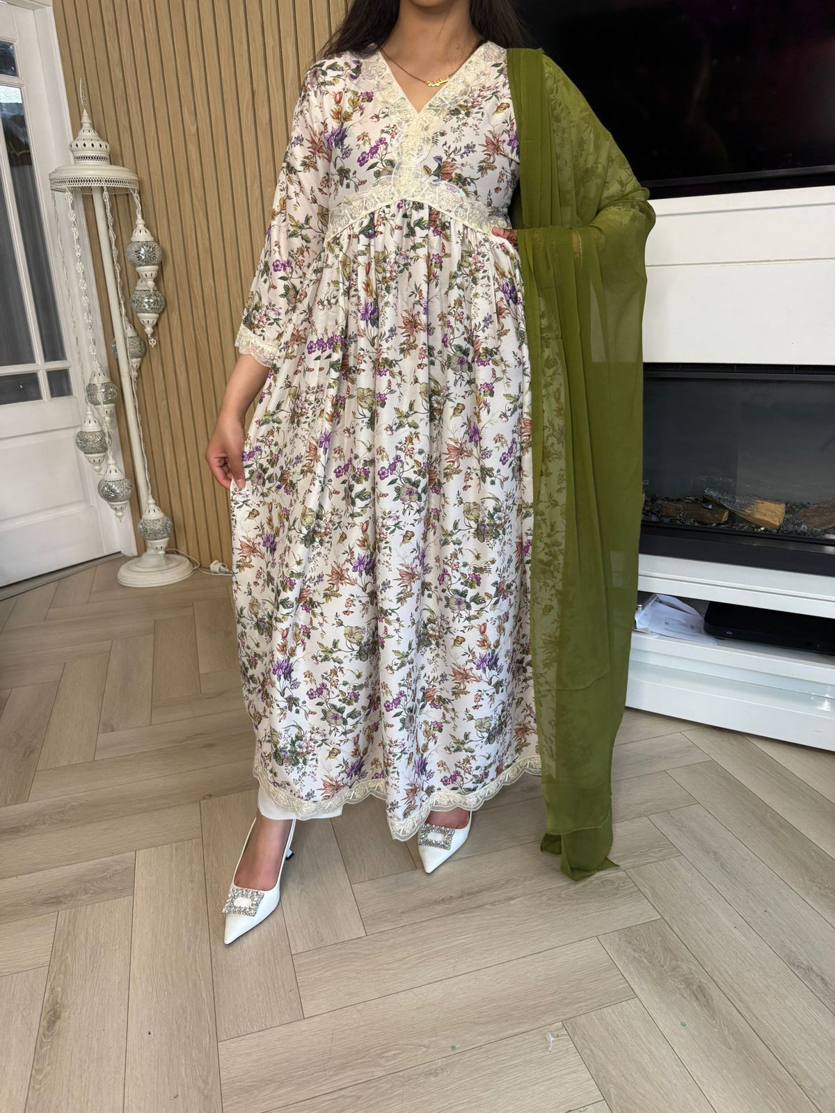 Daisy 3PC Maxi Suit With Contrast Dupata