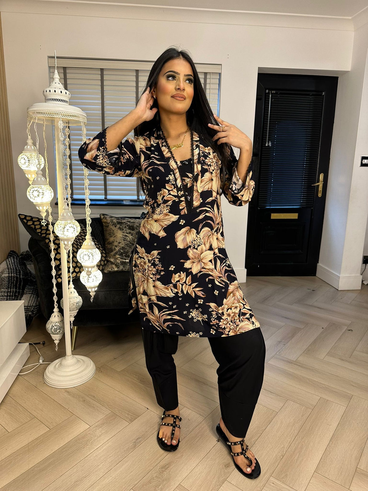 Kirat 2pc Floral Suit With Shalwar