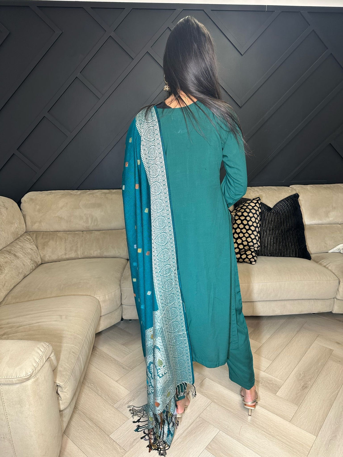 Rumaiza 3pc With Kashmiri Shawl