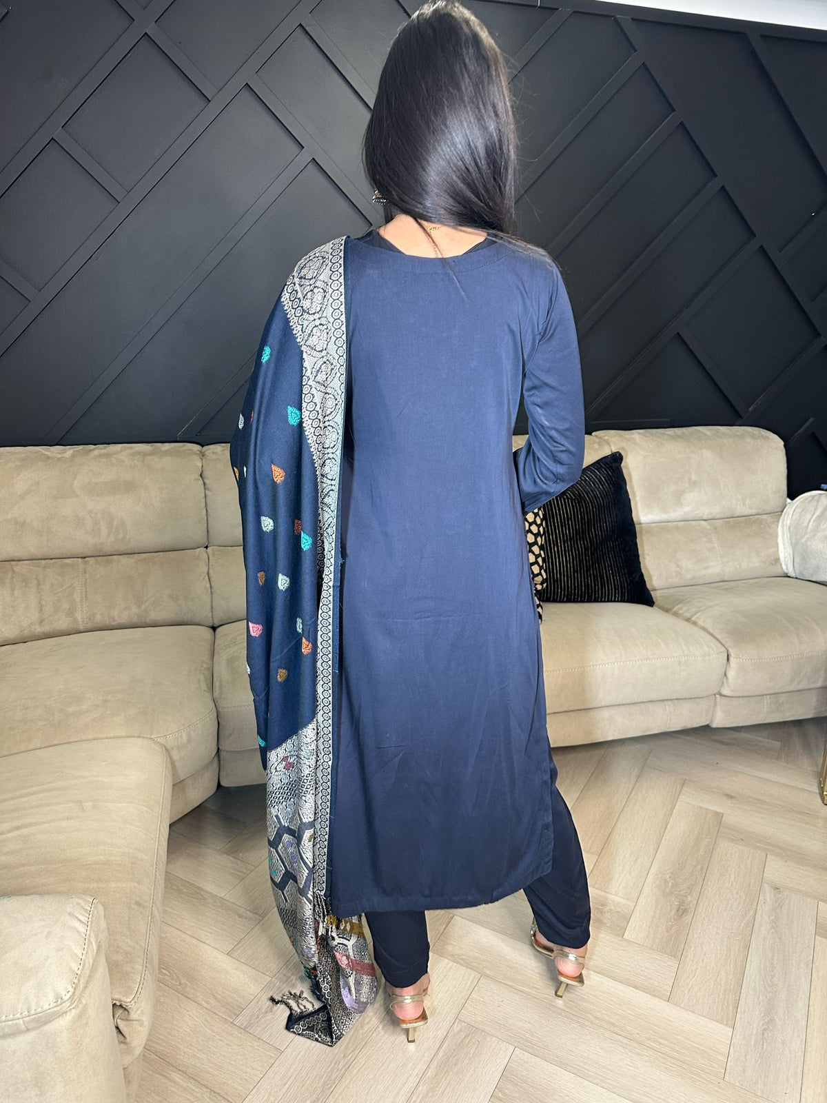 Rumaiza 3pc With Kashmiri Shawl