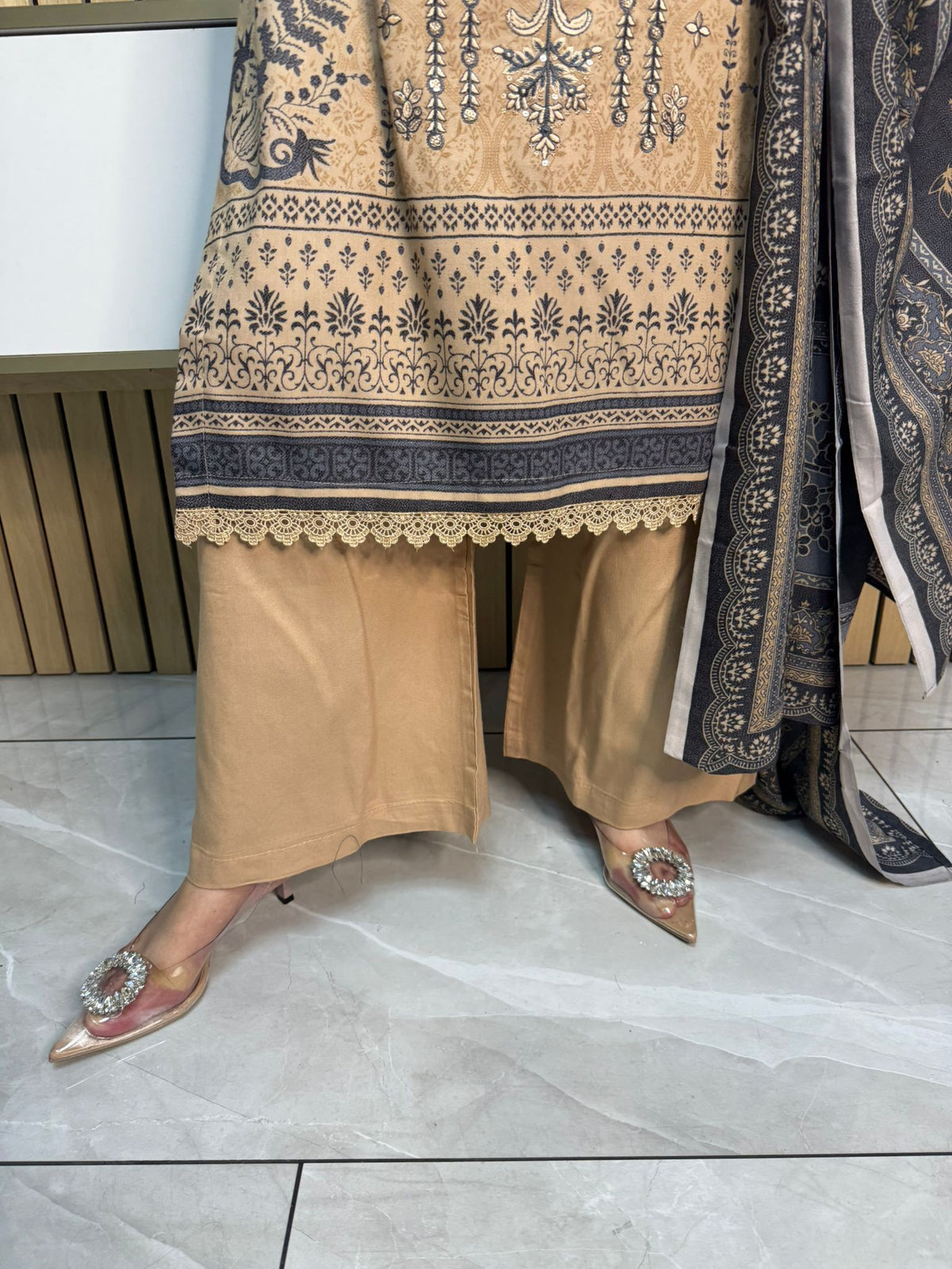 Arfa 3pc Dhannak suit with Shawl