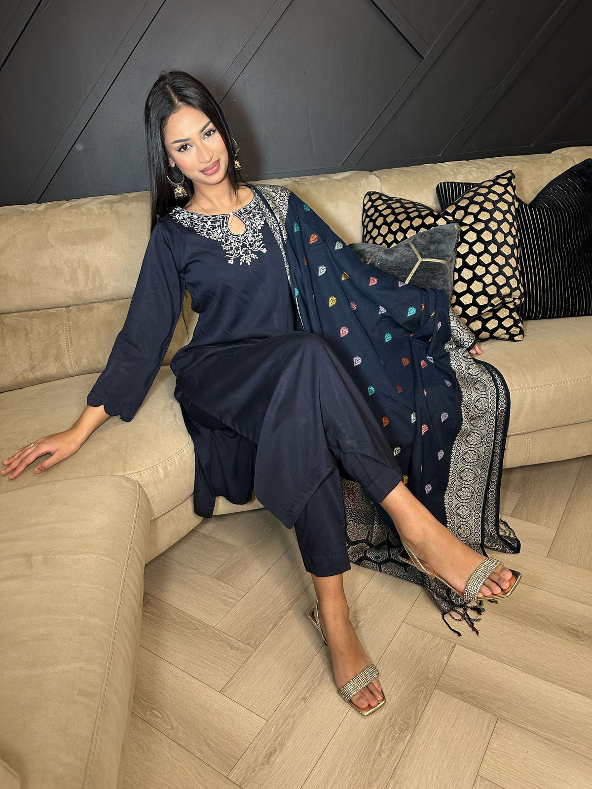 Rumaiza 3pc With Kashmiri Shawl