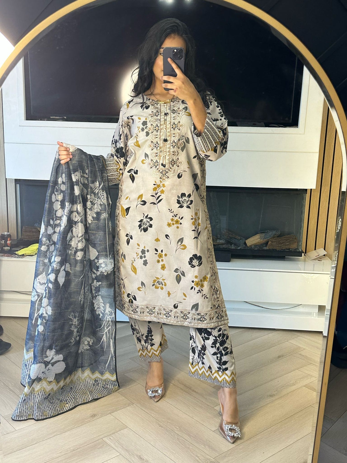 Saima 3pc Cotton Printed Suit With Organza Dupatta
