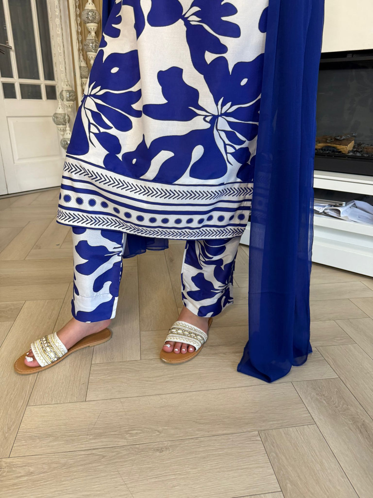 Tasneem 3pc Printed Suit With Plain Chiffon Duppatta