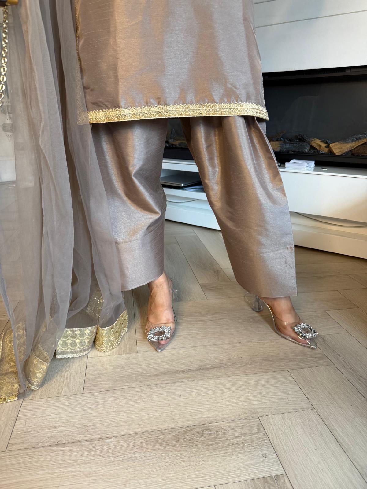 Hola 3pc Farshi Shalwar Suit With Gold Lace