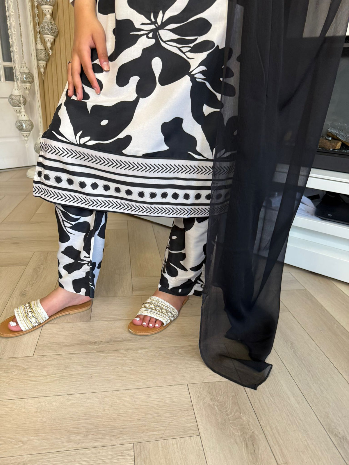 Tasneem 3pc Printed Suit With Plain Chiffon Duppatta