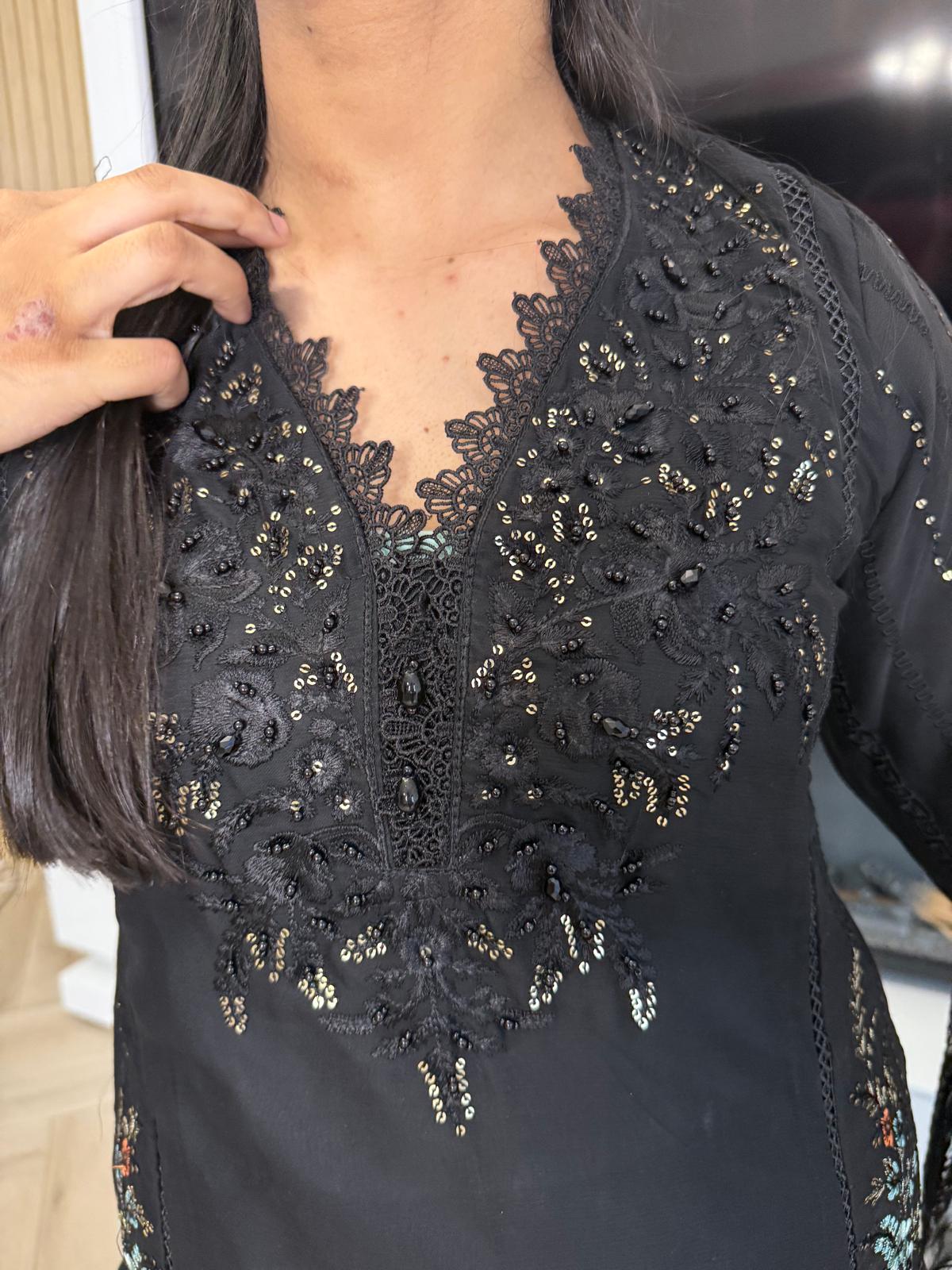 Qarina Chiffon 3PC Suit With Organza Duppata U2-A2
