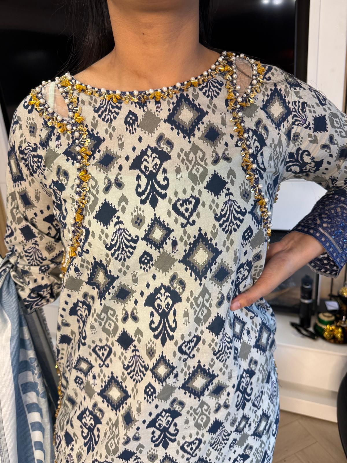 Izah 3pc Printed Lawn Suit With Shoulder Cutout