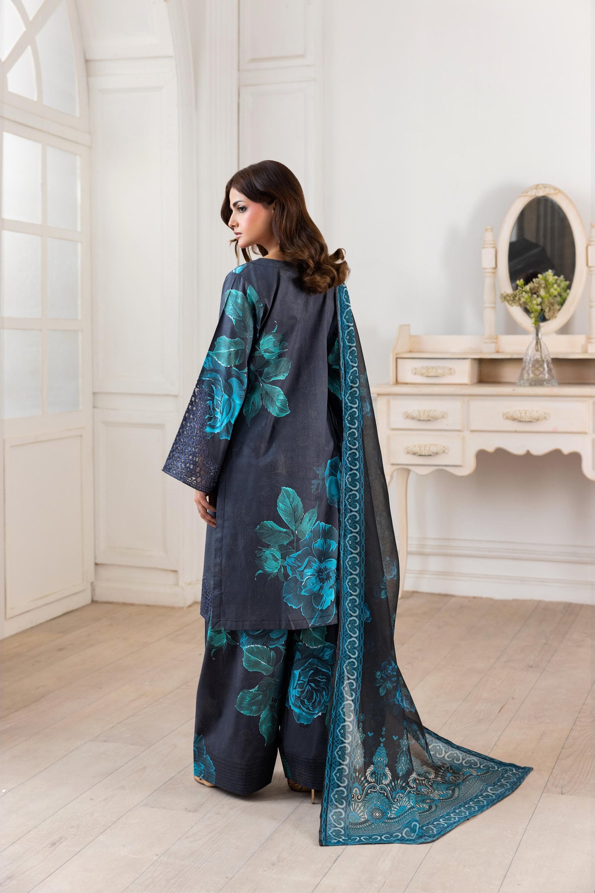 Khushbu E Bahaar By Raniya 3pc Lawn Shalwar Suit