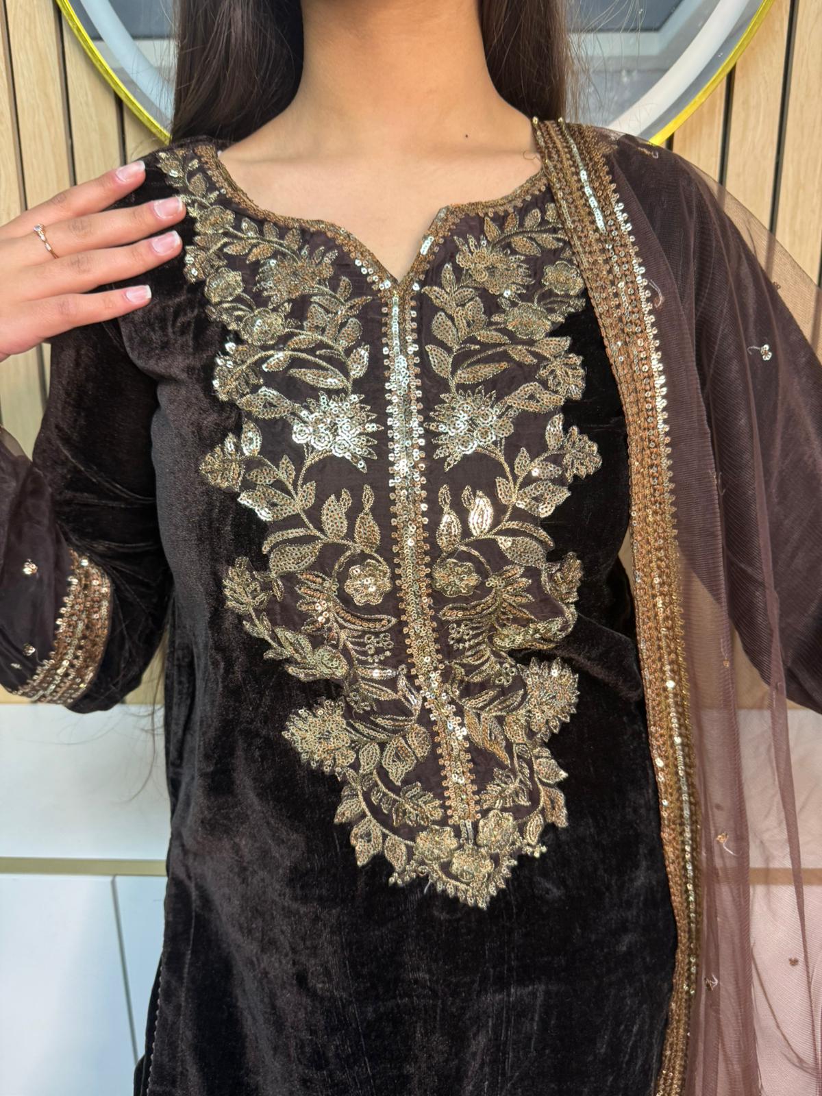 Maheen 3pc Embroidered Velvet Suit With Organza Dupatta U2-C1