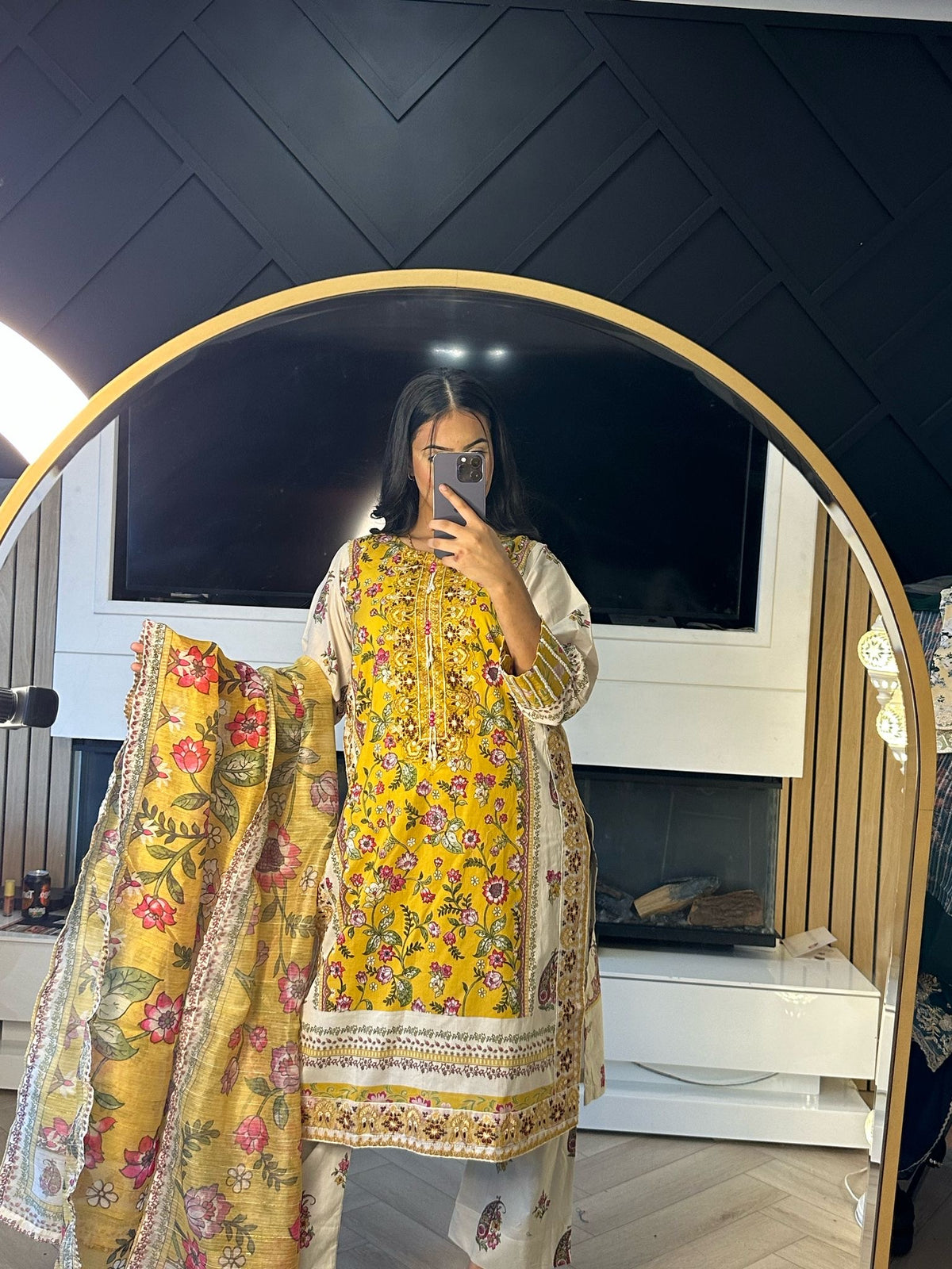Saima 3pc Cotton Printed Suit With Organza Dupatta