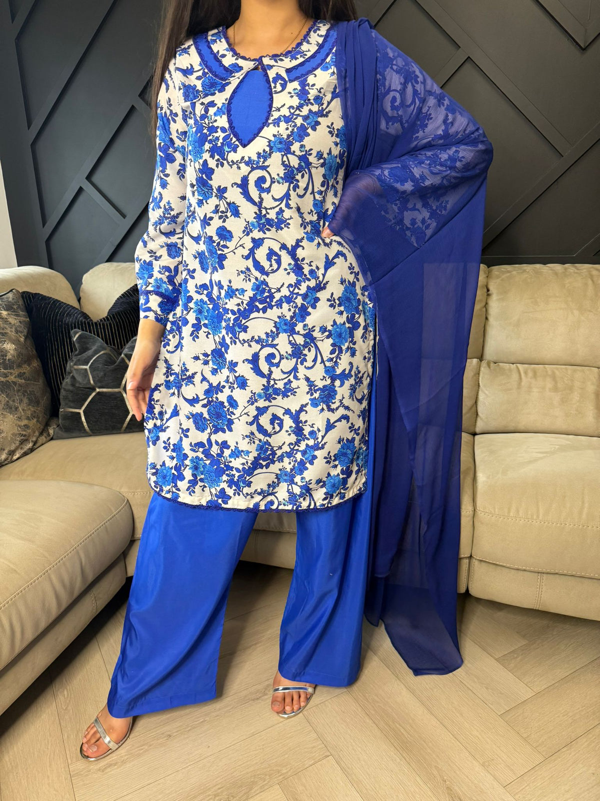 Lamisa 3pc Printed Suit With Plain Plazzo Trouser