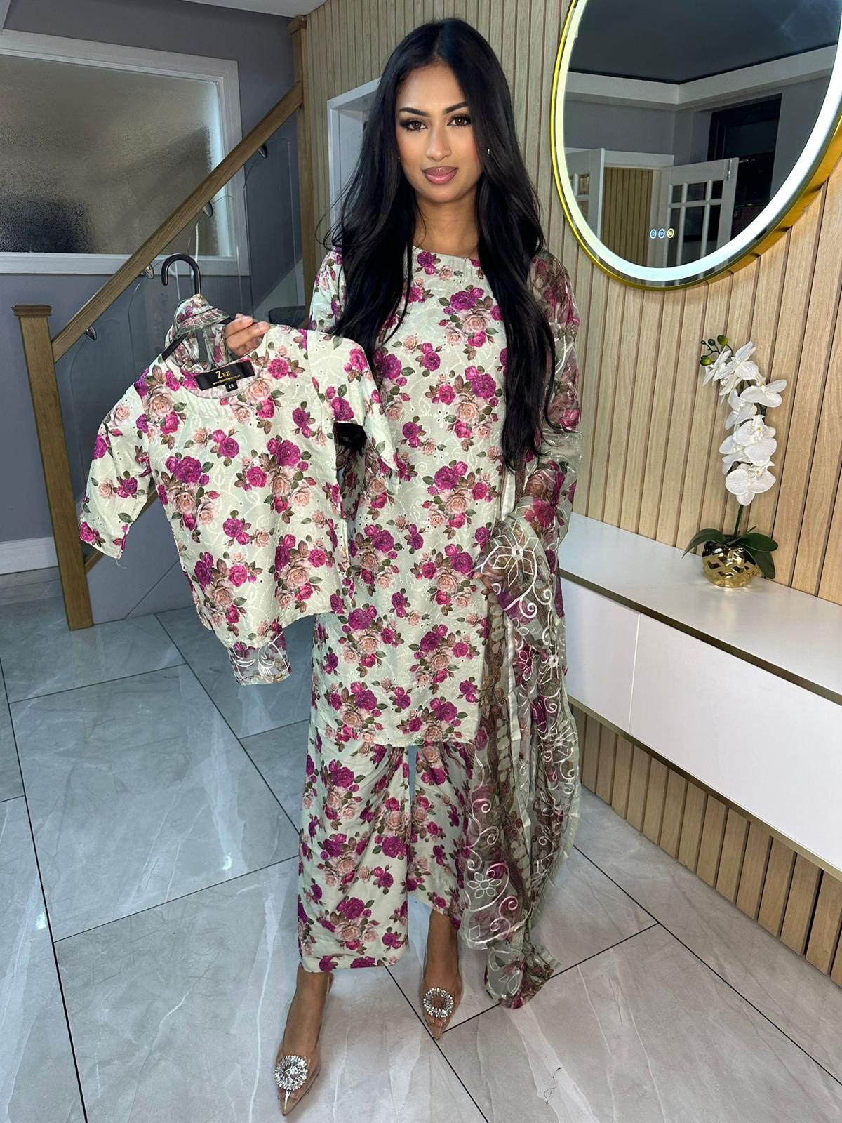 Falak 3pc Mother and Daughter Chikankari Suit U3 E6