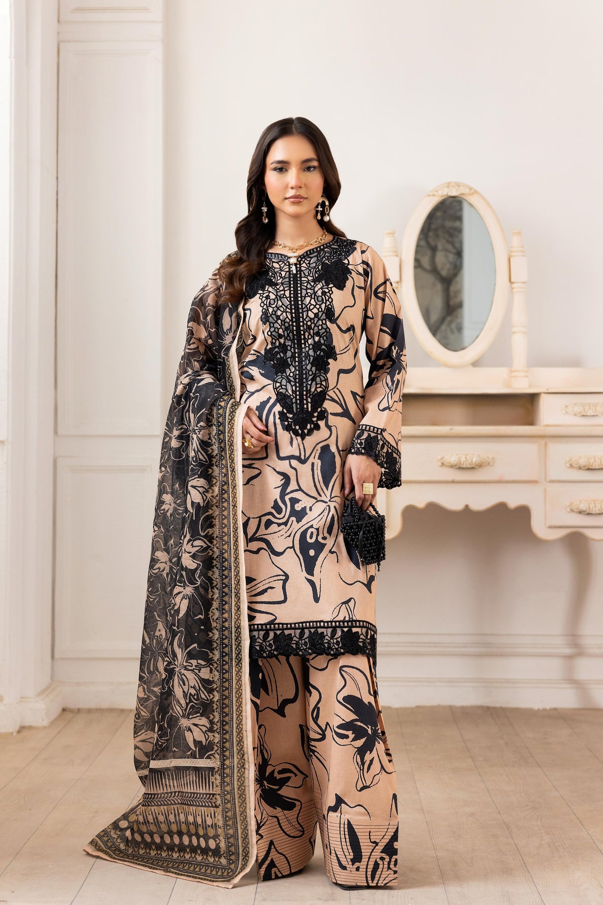 Khushbu E Bahaar By Raniya 3pc Lawn Shalwar Suit