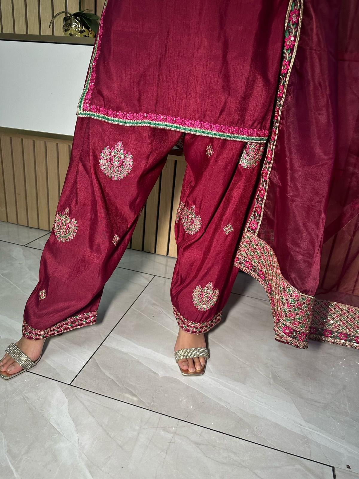 Lubna 3pc Silk Suit -Maroon U2-A5