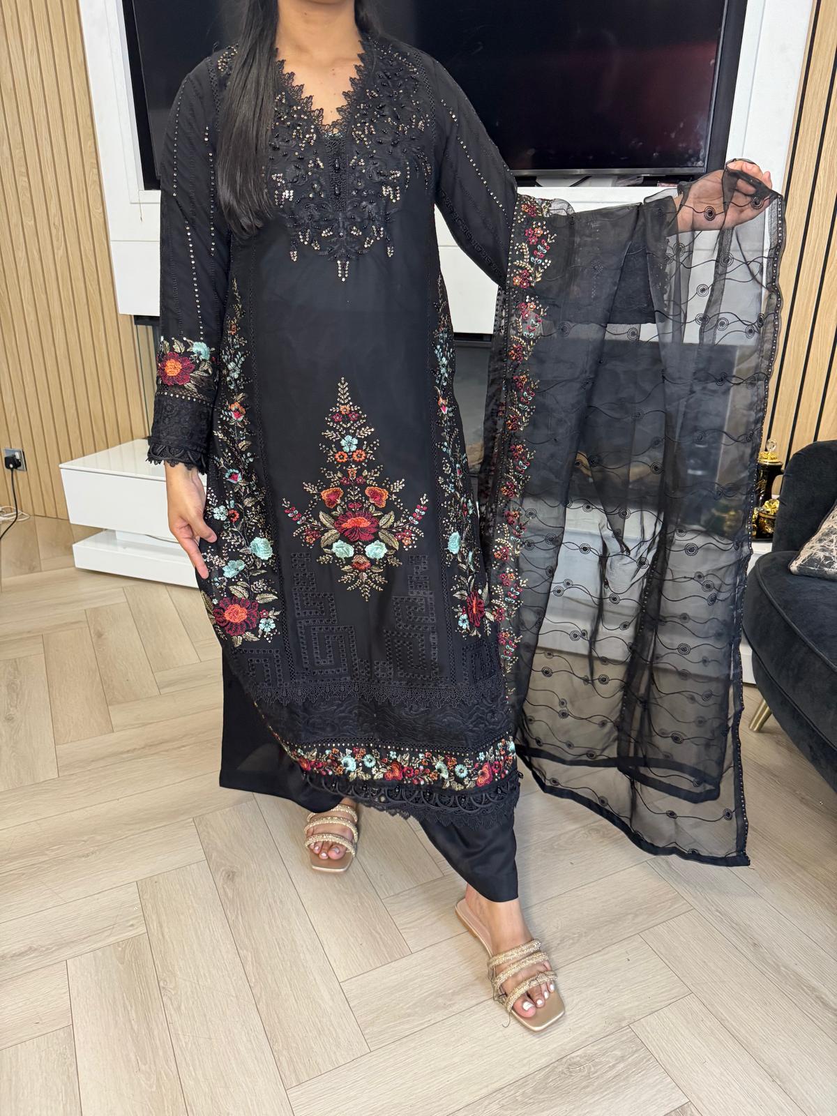 Qarina Chiffon 3PC Suit With Organza Duppata U2-A2