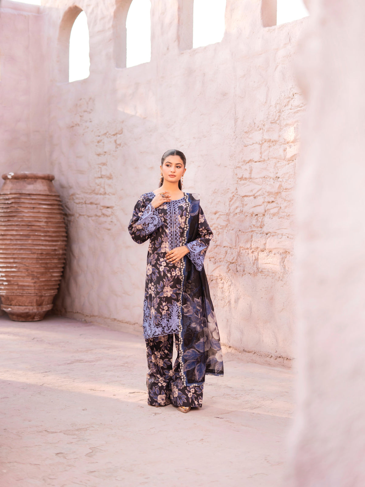 Viral Sensation 3pc Lawn Farshi Suits By Raniya U4-B2