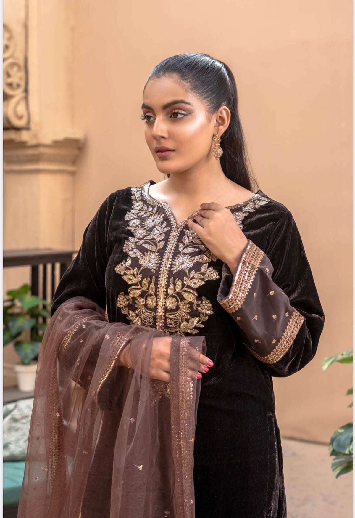 Maheen 3pc Embroidered Velvet Suit With Organza Dupatta U2-C1
