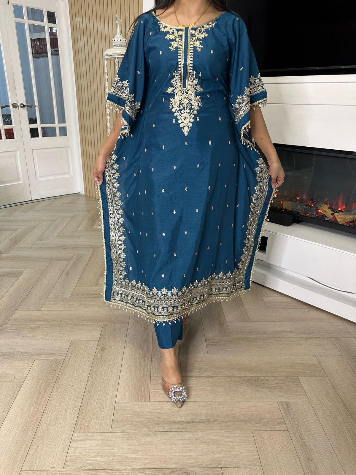 Mahnoor Embroidered Raw Silk 2pc Kaftaan