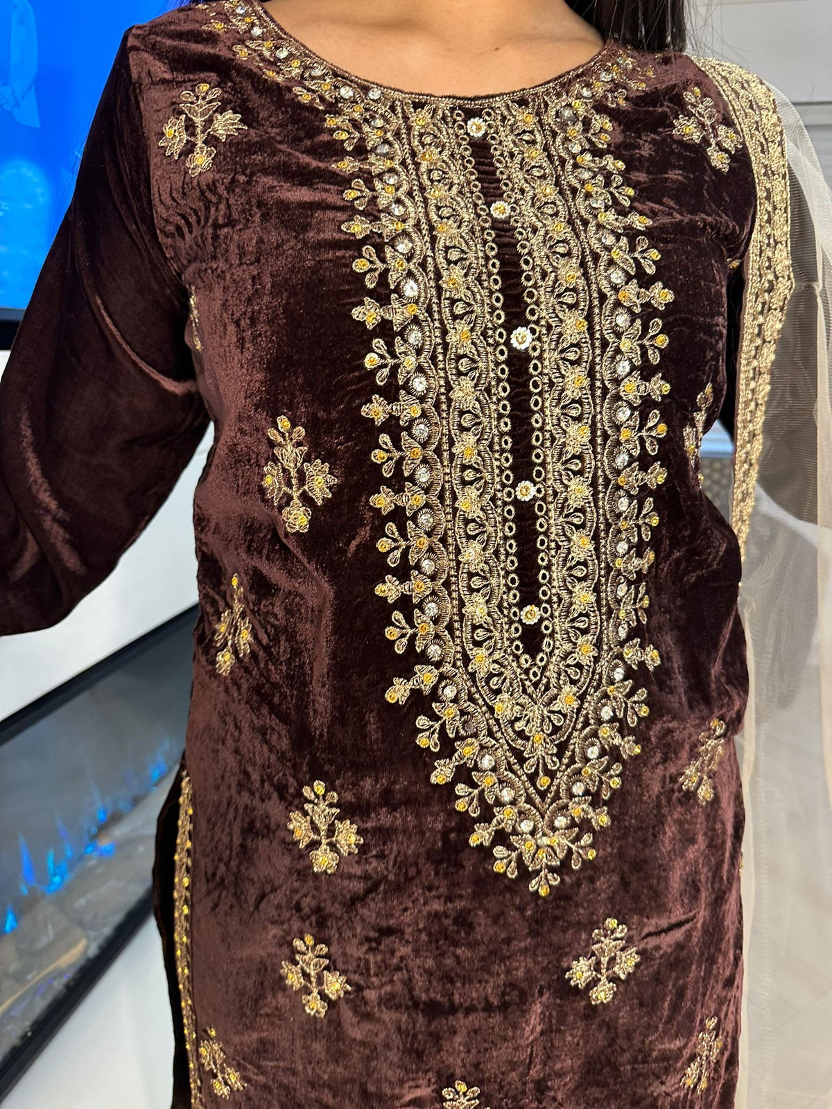 Tanzeela 3pc Velvet Embroidered Suit With Net Dupatta