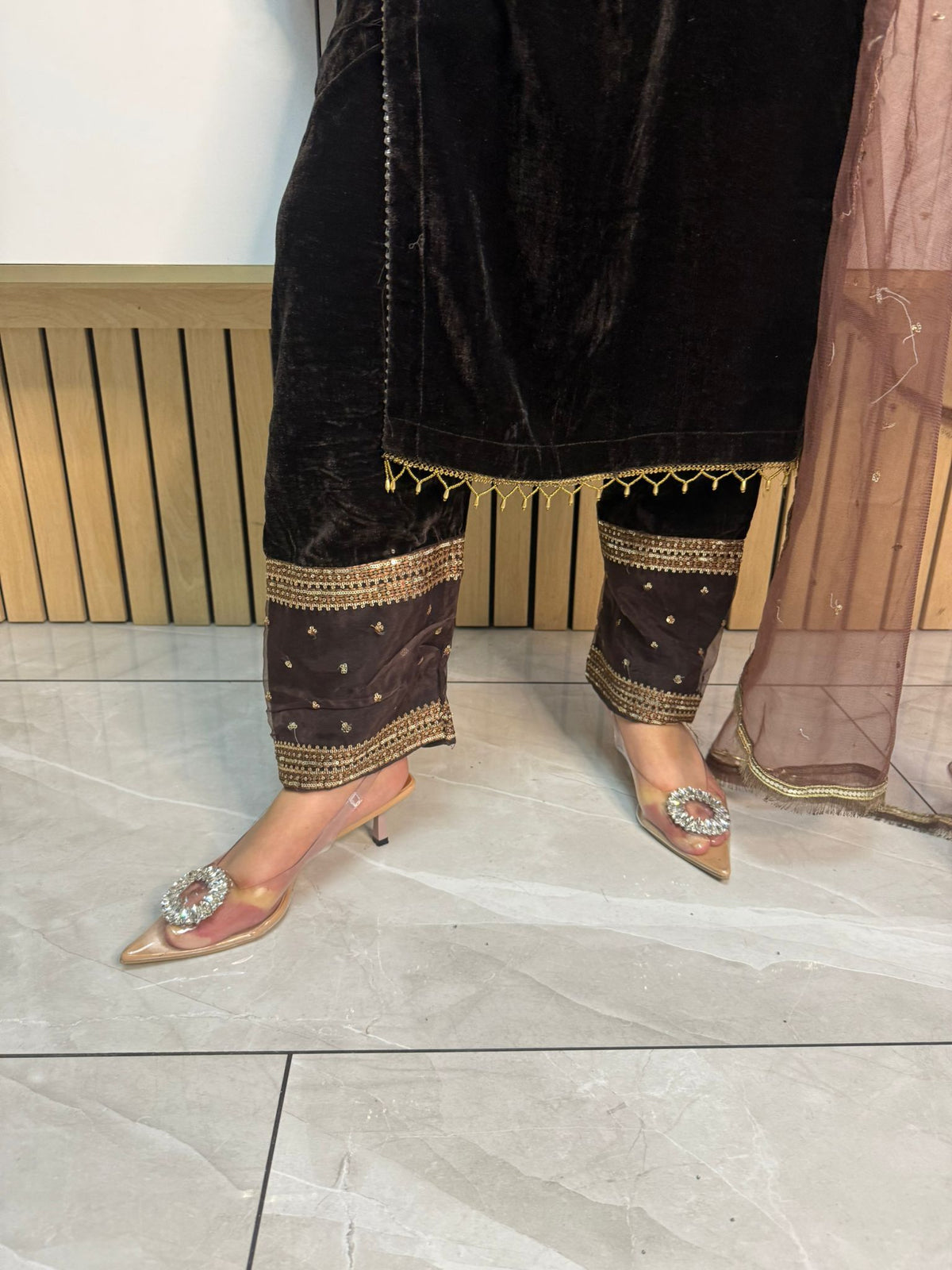 Maheen 3pc Embroidered Velvet Suit With Organza Dupatta U2-C1