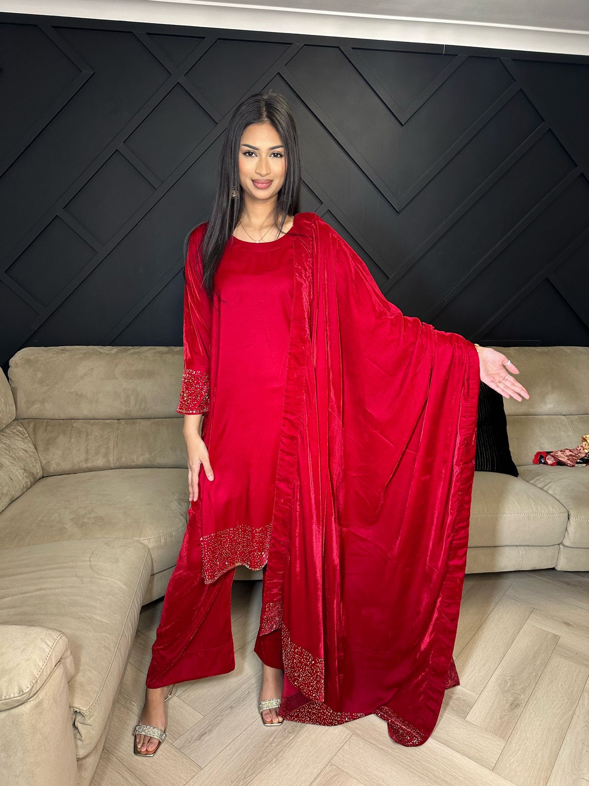 Zobia 3pc Diamond 9000 Velvet With Shawl