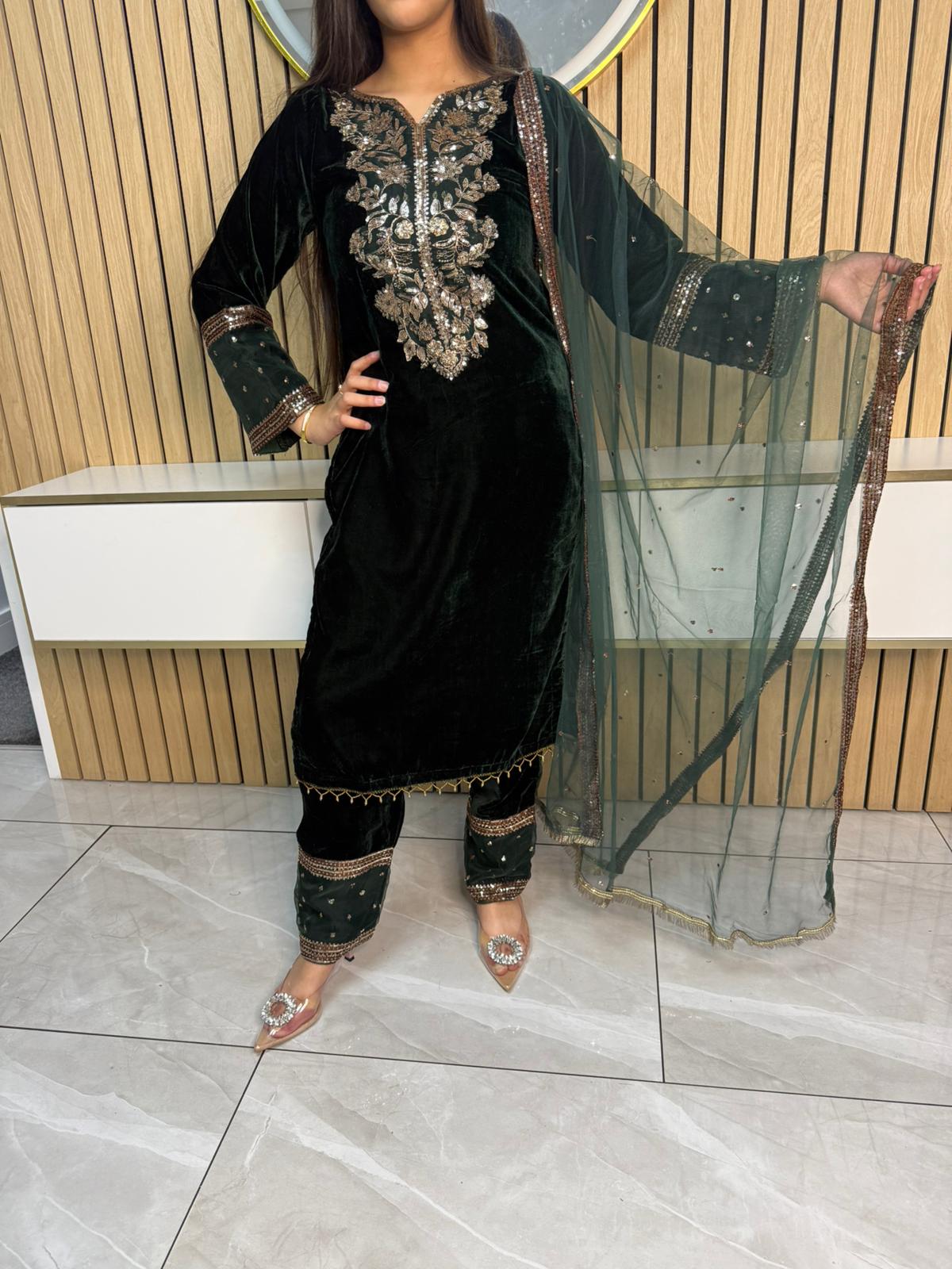 Maheen 3pc Embroidered Velvet Suit With Organza Dupatta U2-C1