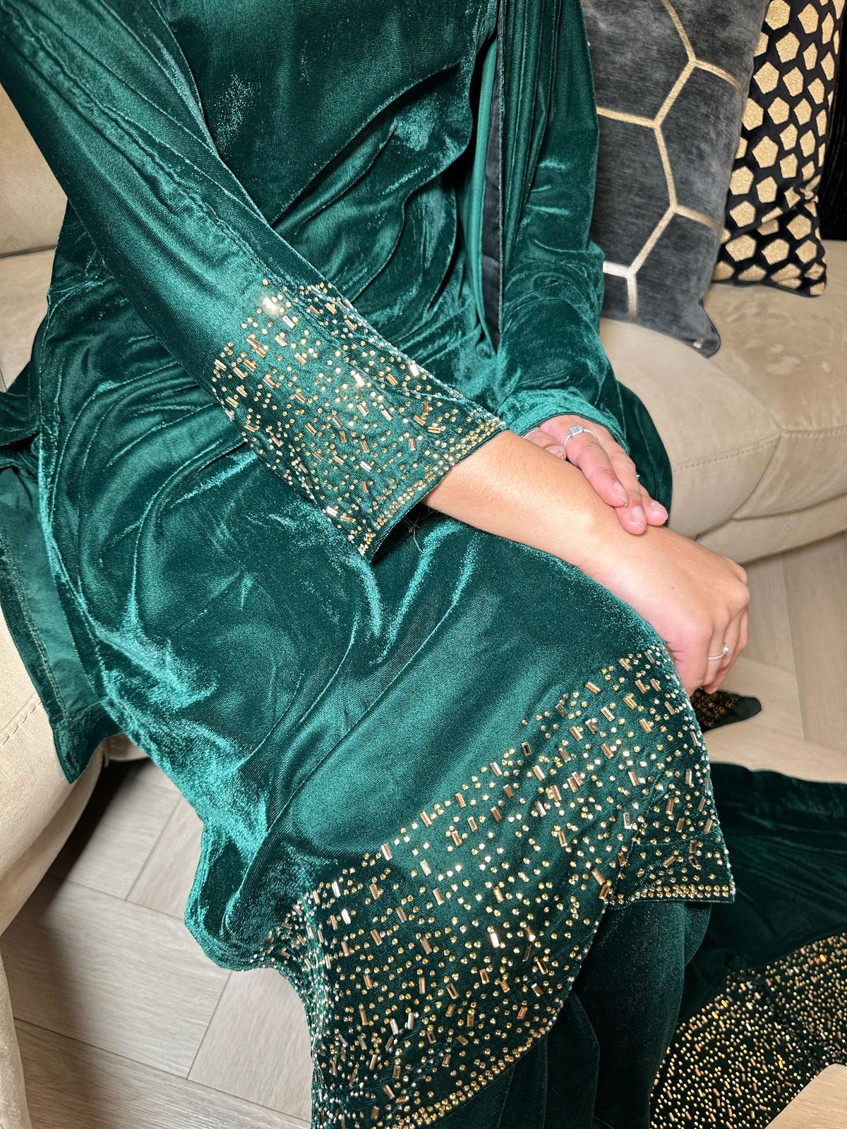 Zobia 3pc Diamond 9000 Velvet With Shawl