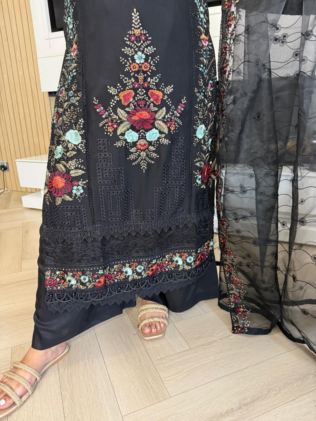Qarina Chiffon 3PC Suit With Organza Duppata U2-A2