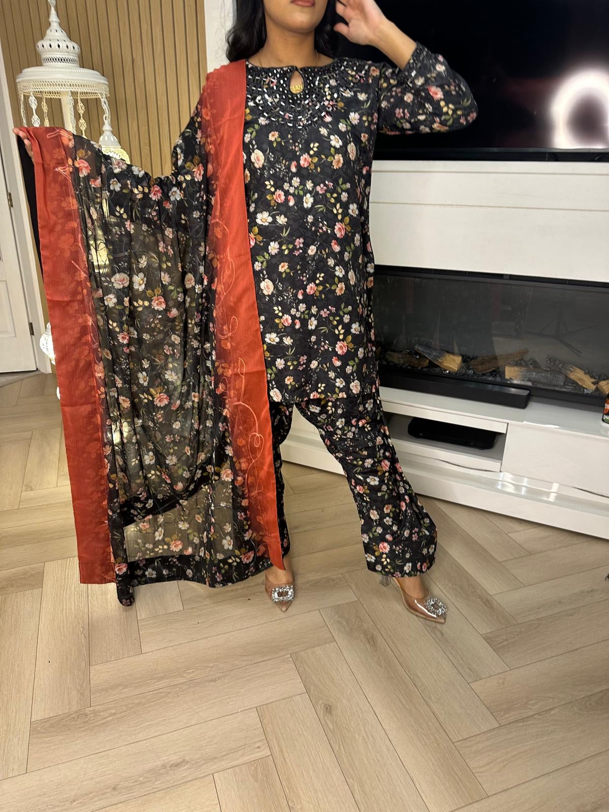 Raiha 3pc Cotton Printed Suit With Chiffon Duppatta