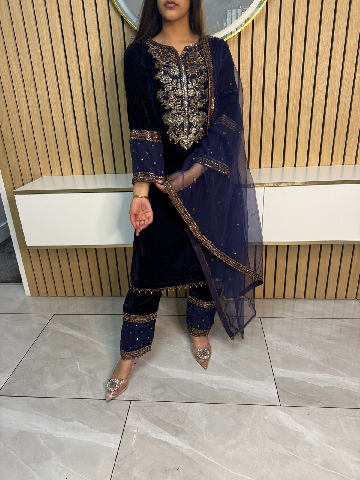 Maheen 3pc Embroidered Velvet Suit With Organza Dupatta U2-C1