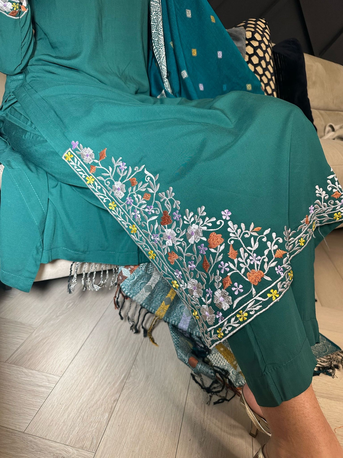 Rumaiza 3pc With Kashmiri Shawl
