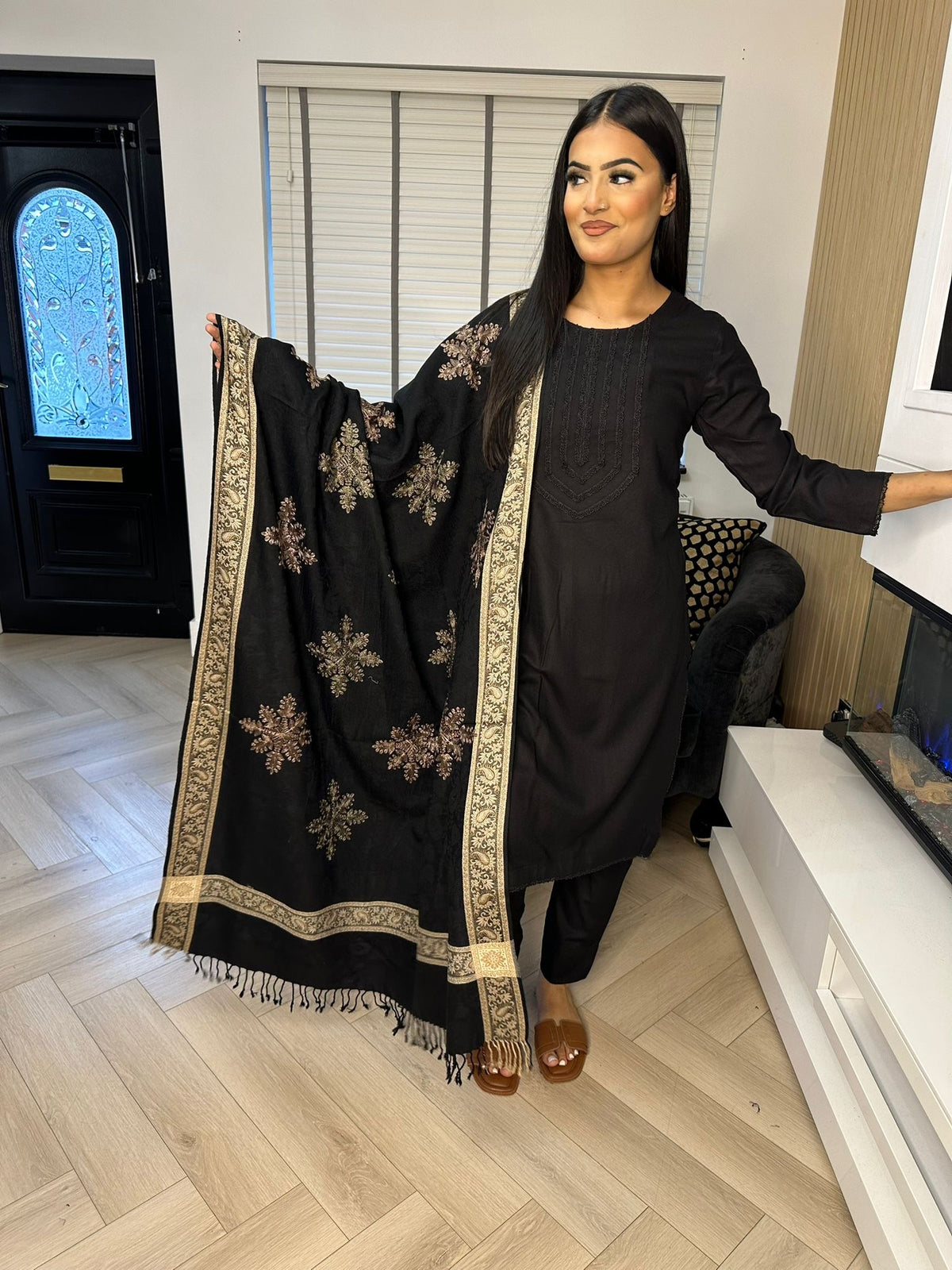 Surayya 3pc Dhannak Suit With Kashmiri Shawl