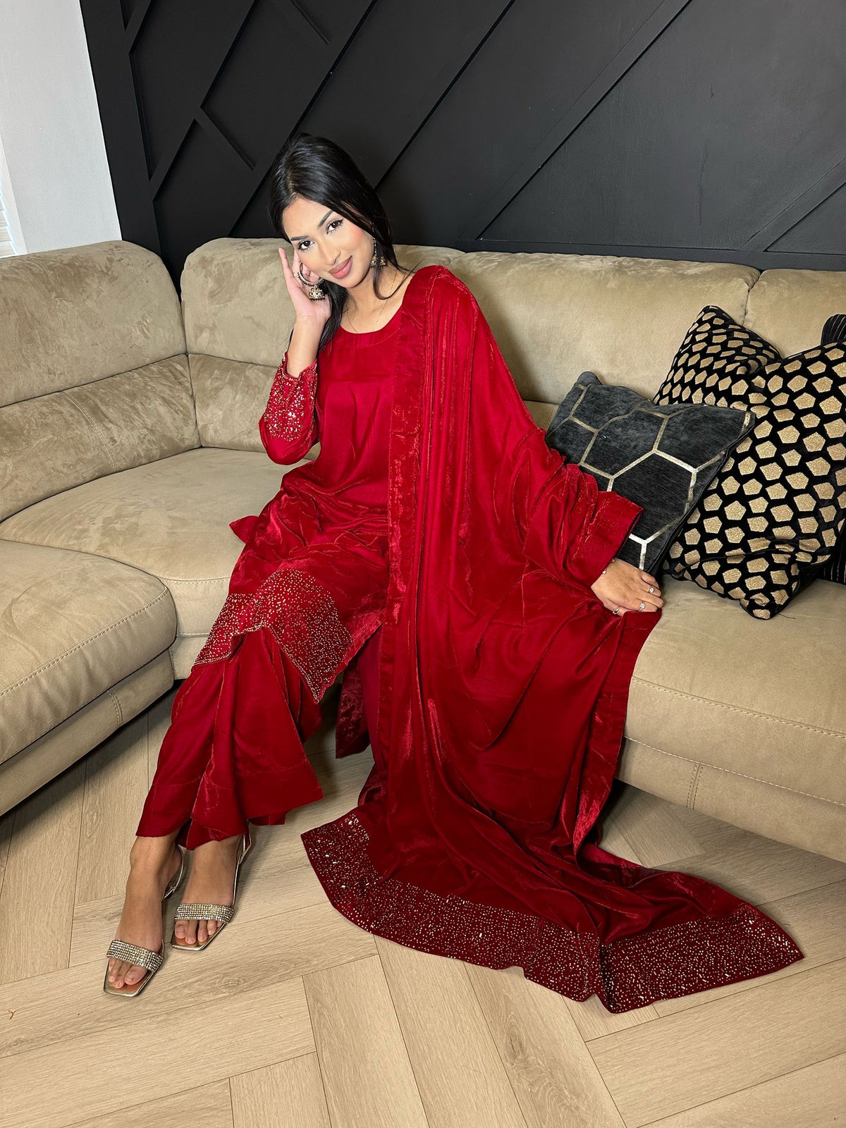 Zobia 3pc Diamond 9000 Velvet With Shawl