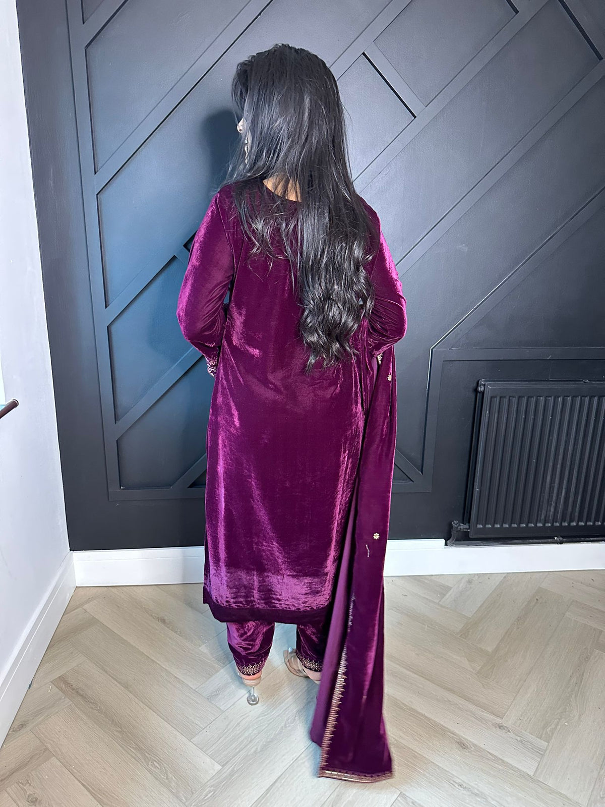 Noura Luxury Velvet - Plum