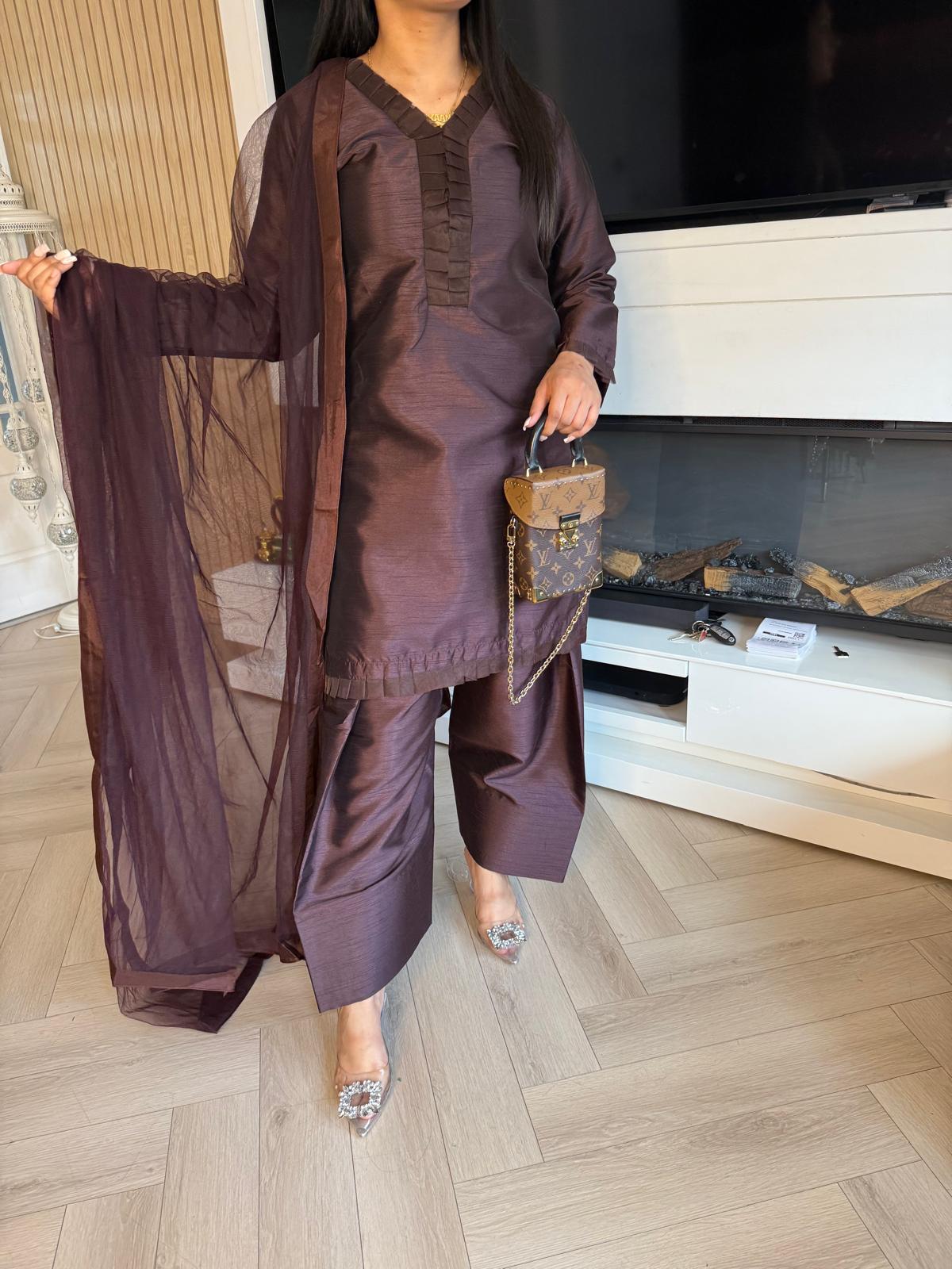Hadia 3pc Farshi Shalwar With Net Dupatta