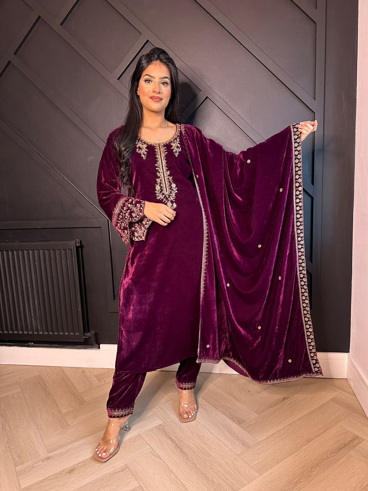 Noura Luxury Velvet - Plum