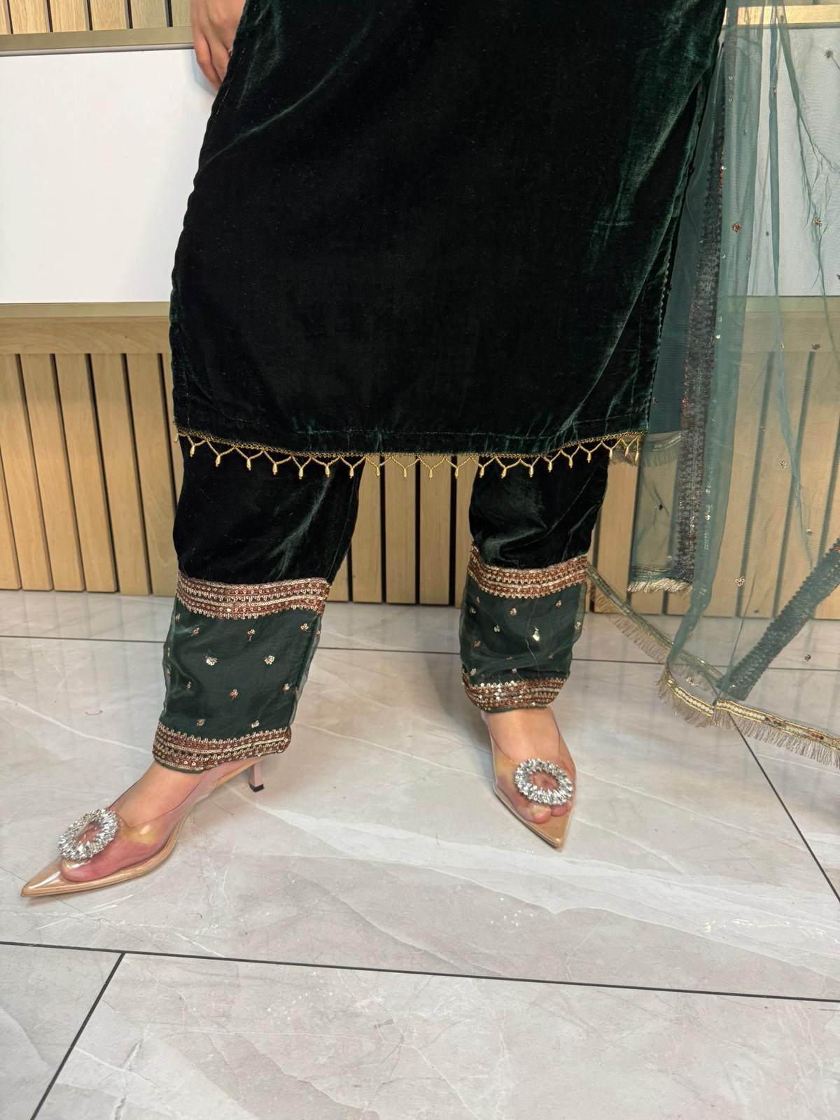 Maheen 3pc Embroidered Velvet Suit With Organza Dupatta U2-C1