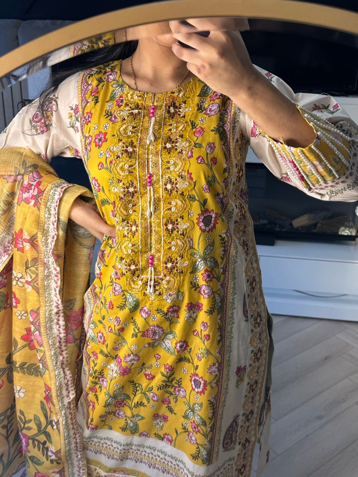 Saima 3pc Cotton Printed Suit With Organza Dupatta