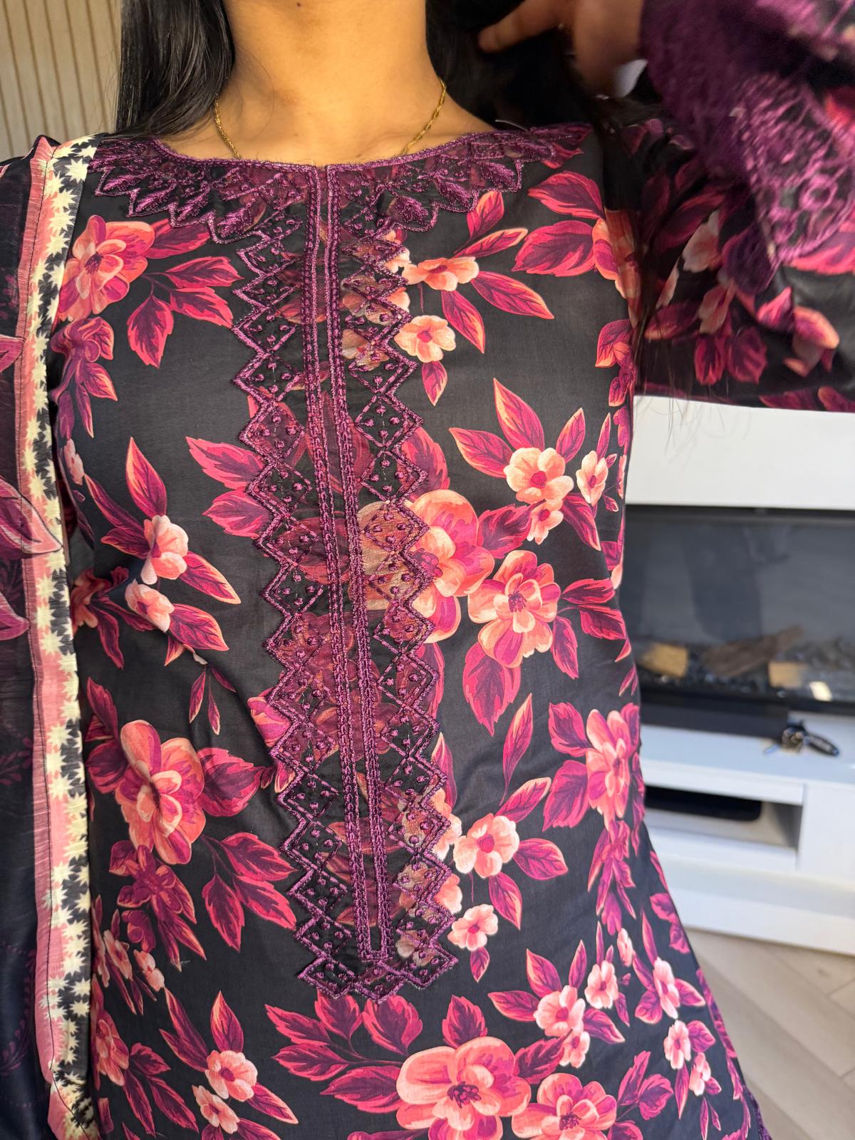 Viral Sensation 3pc Lawn Farshi Suits By Raniya U4-B2