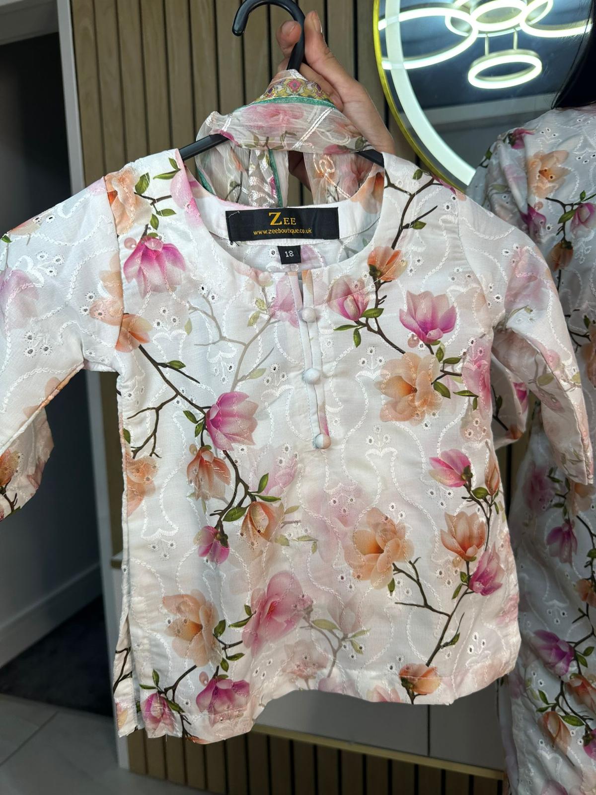 Falak 3pc Mother and Daughter Chikankari Suit U3 E6