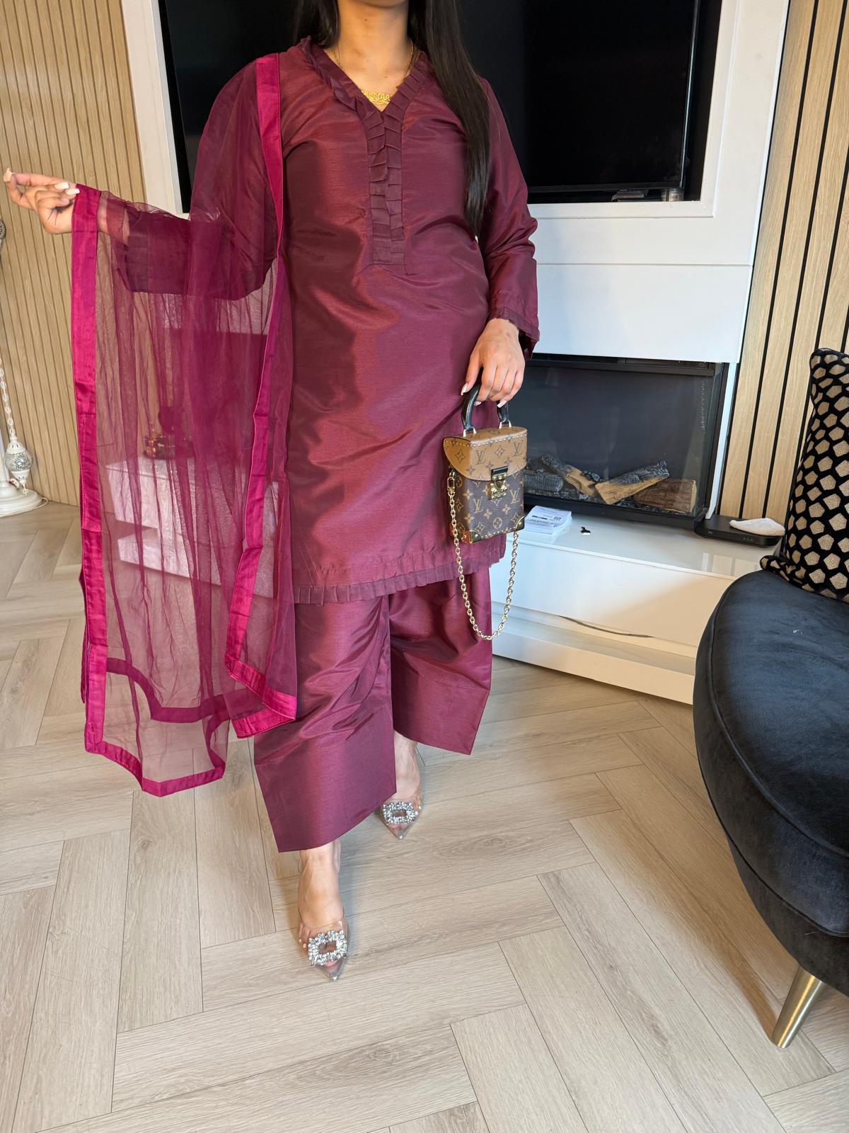 Hadia 3pc Farshi Shalwar With Net Dupatta