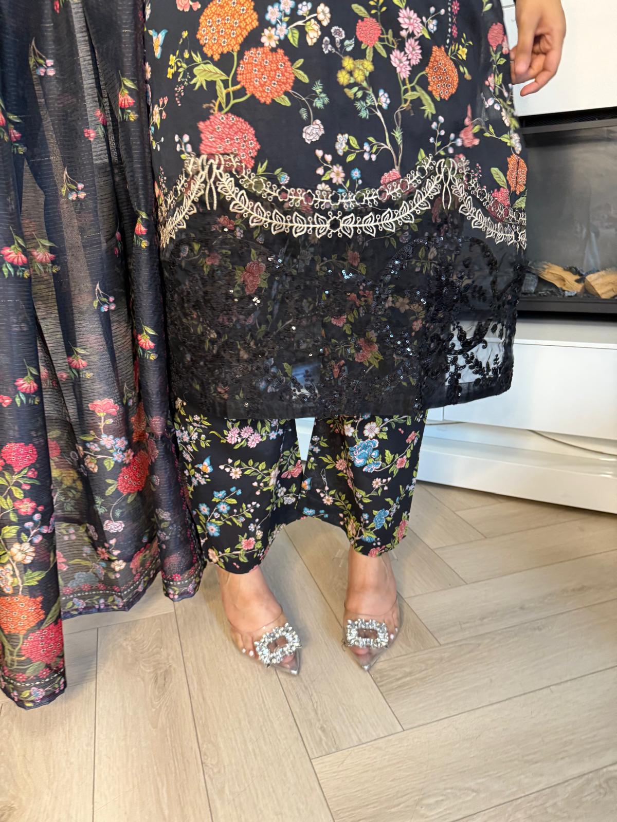 Adeela 3pc Printed Lawn Suit