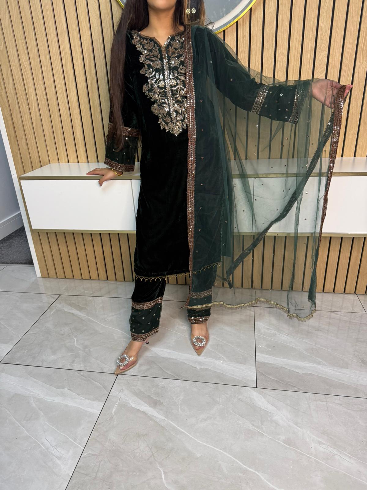 Maheen 3pc Embroidered Velvet Suit With Organza Dupatta U2-C1