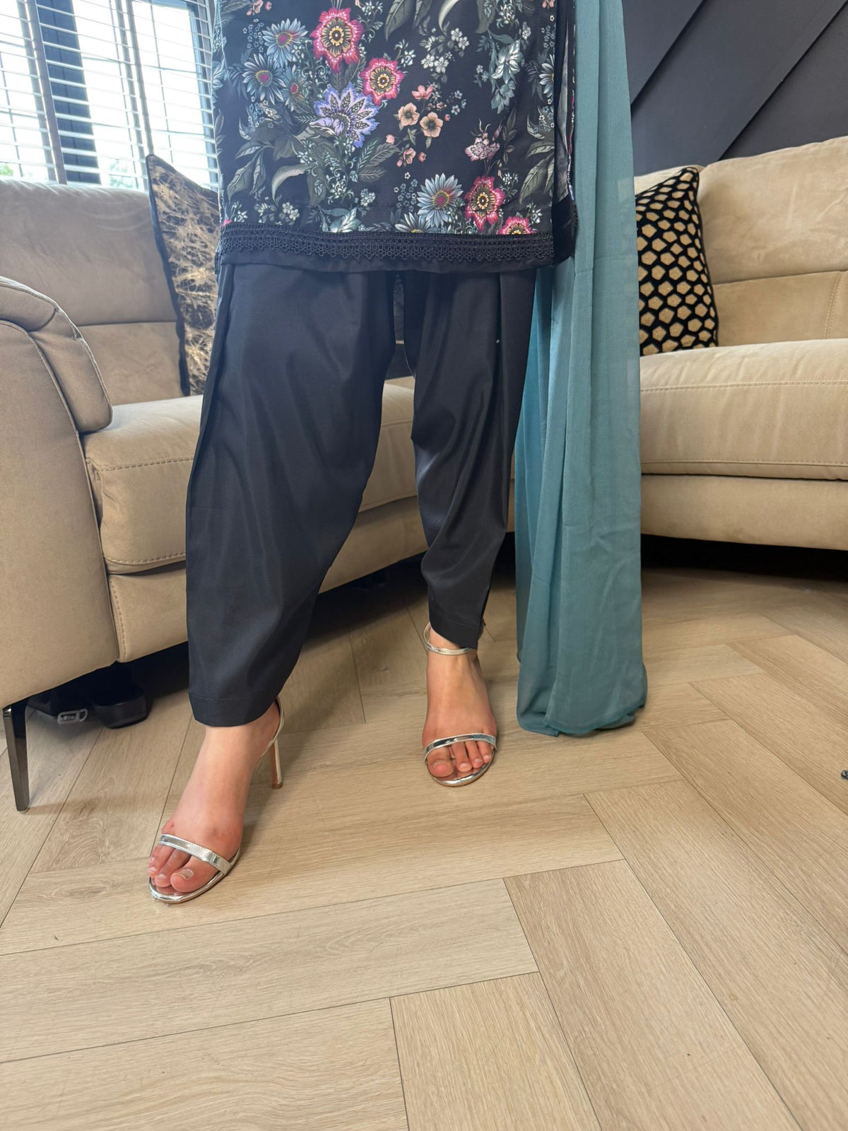 Kamra 3pc printed suit with Shalwar