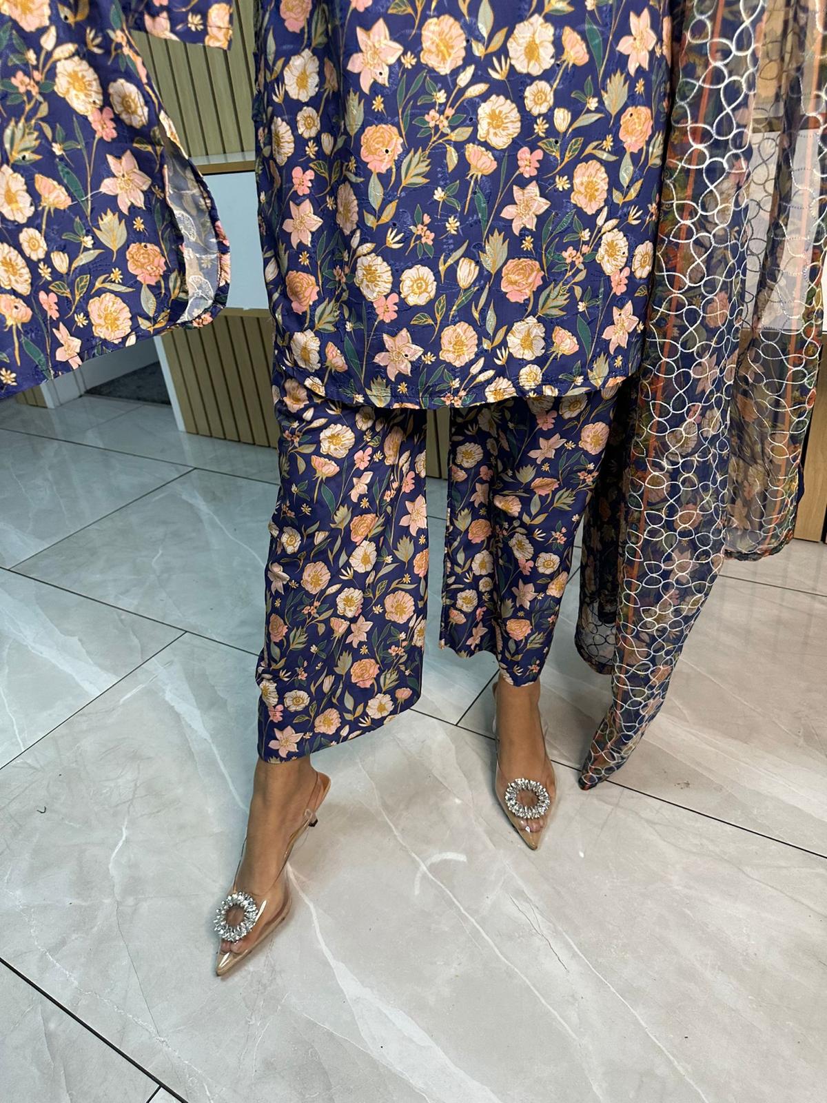 Falak 3pc Mother and Daughter Chikankari Suit U3 E6